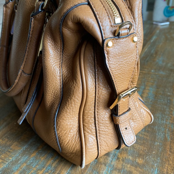 Micheal Kors Handbag - Picture 5 of 10